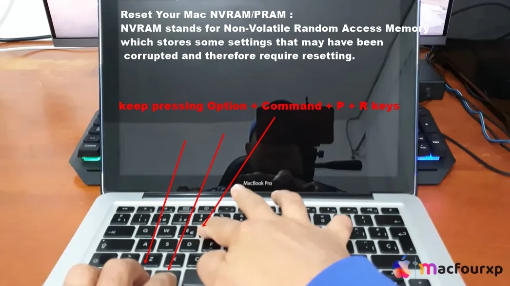 MacBook Stuck on Progress Bar on Mac? FAST Fix in 2026